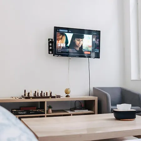 Relax Hypercentre Wifi Netflix Parking Апартаменти